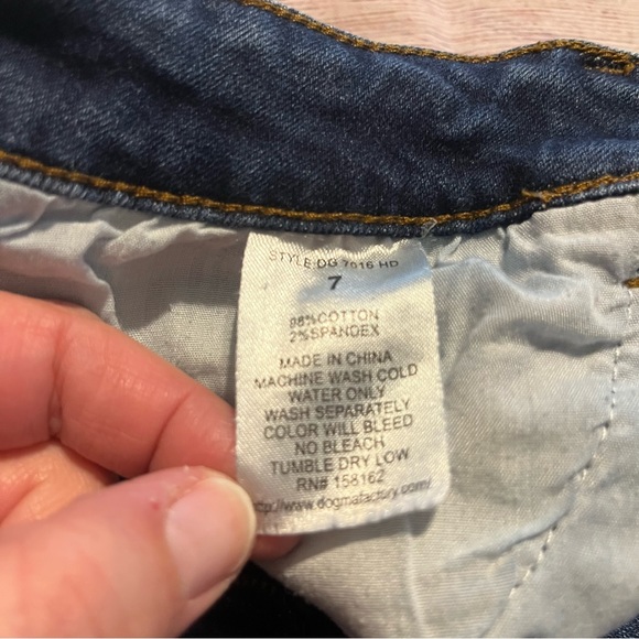 Blue Jean Mid Thigh Cuffed Shorts, Size 7 - Picture 5 of 5